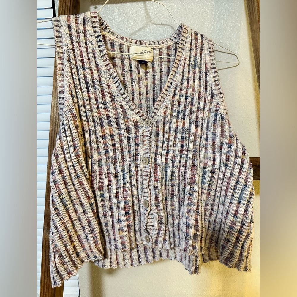Universal Thread Vest